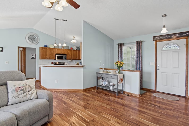 327 Wheatridge Ct, Newton, KS 67114
