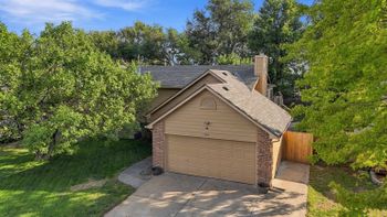 1319 E Spring Cir, Haysville, KS 67060