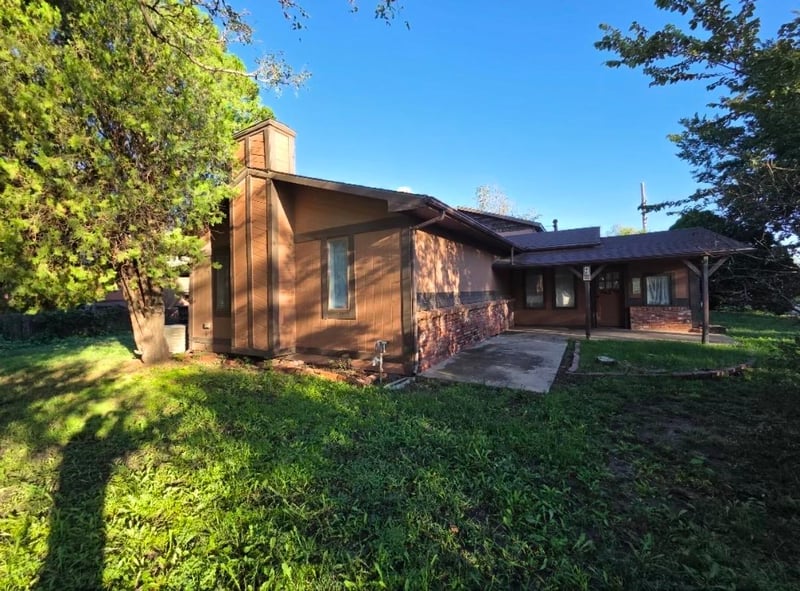 404 E 7th, Harper, KS 67058