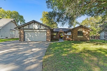 2530 Glacier Dr, Wichita, KS 67215