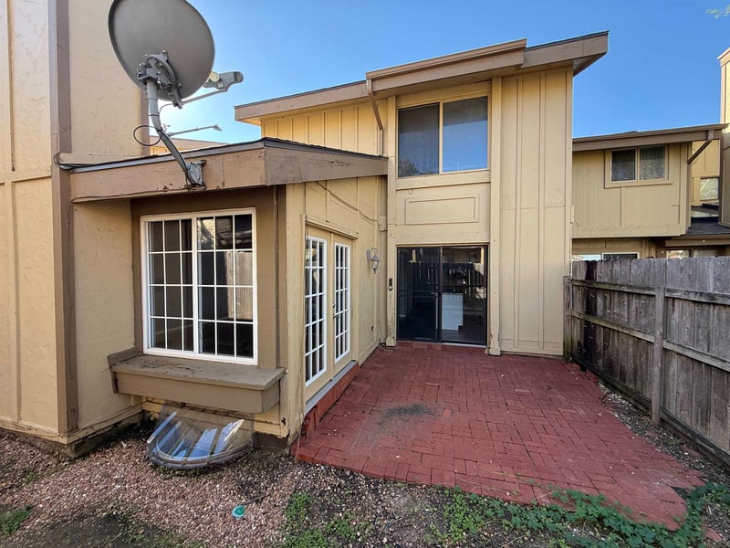 8201 E Harry #902, Wichita, KS 67207