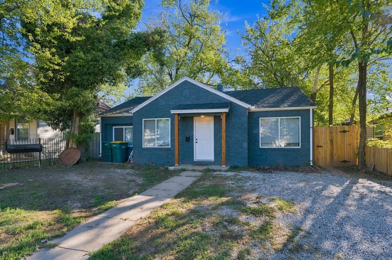1738 N Waco Ave, Wichita, KS 67203