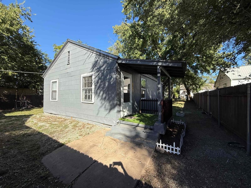 1454 S Bluffview Dr, Wichita, KS 67218-3034