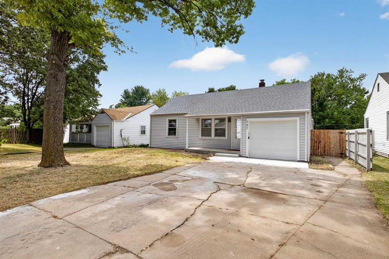 747 S Clifton Ave, Wichita, KS 67218