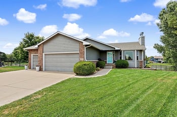 1601 N Nickelton Cir, Wichita, KS 67235