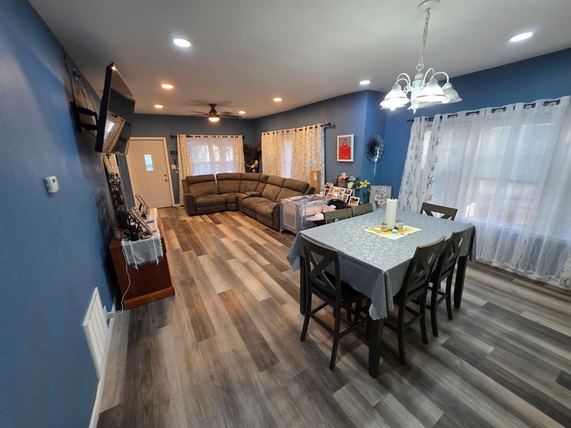 1527 N Spruce St, Wichita, KS 67214