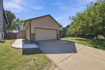 3022 N Hedgetree St, Wichita, KS 67226