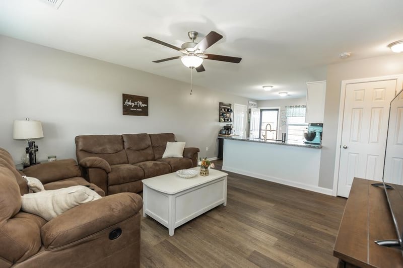 1109 Nautical Dr, Salina, KS 67401