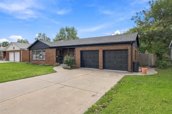 5929 E Bayley St, Wichita, KS 67218