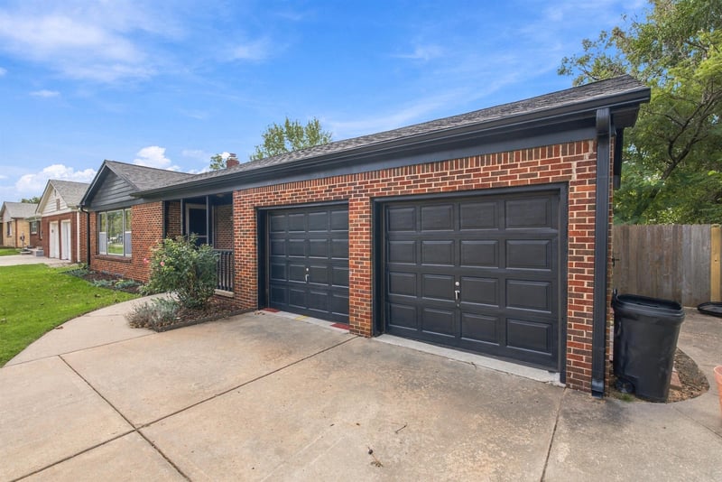 5929 E Bayley St, Wichita, KS 67218