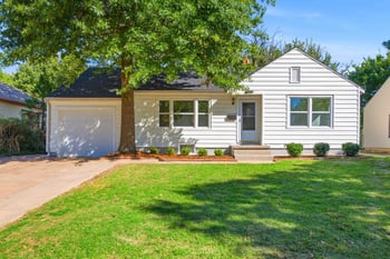 1044 N Old Manor Rd, Wichita, KS 67208