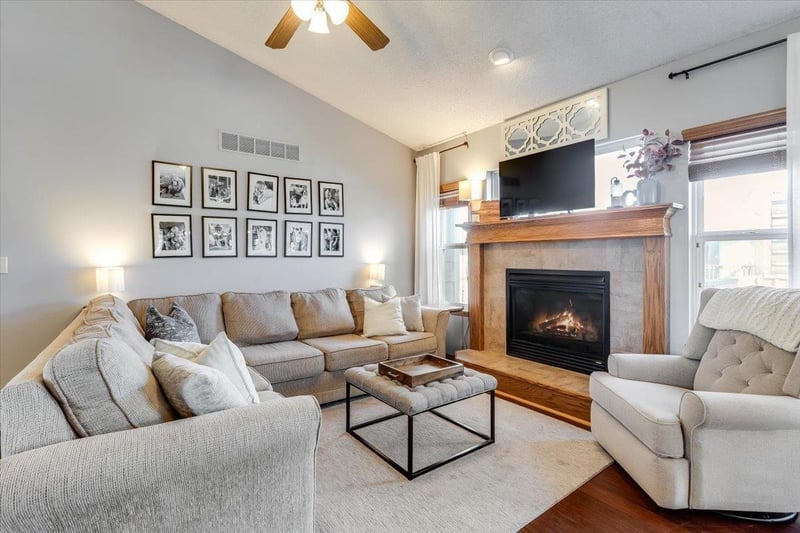 2430 S Westgate Ct, Wichita, KS 67215