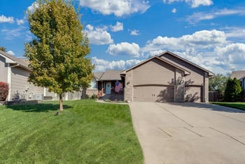 2430 S Westgate Ct, Wichita, KS 67215