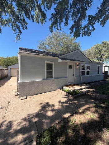 1027 N Derby Ave, Derby, KS 67037