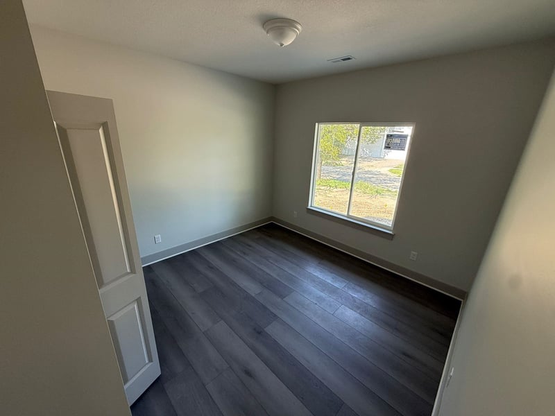 1452 N Lorraine Ave, Wichita, KS 67214