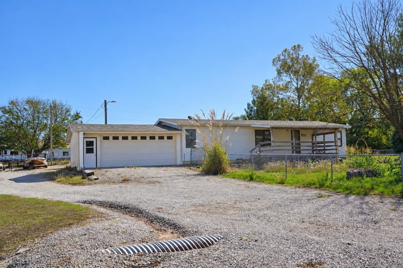 17920 E Sunset Strip, Winfield, KS 67156