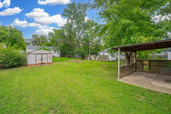 1944 S Parkwood Ln, Wichita, KS 67218