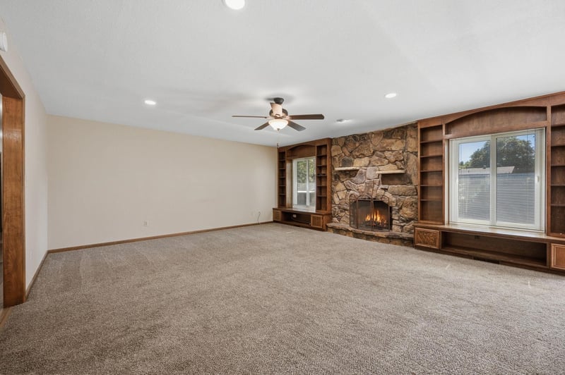 1204 N Armstrong Ct, Derby, KS 67037