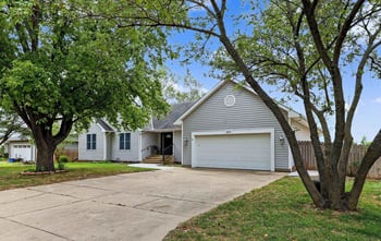 227 W Pineview Dr, Andover, KS 67002