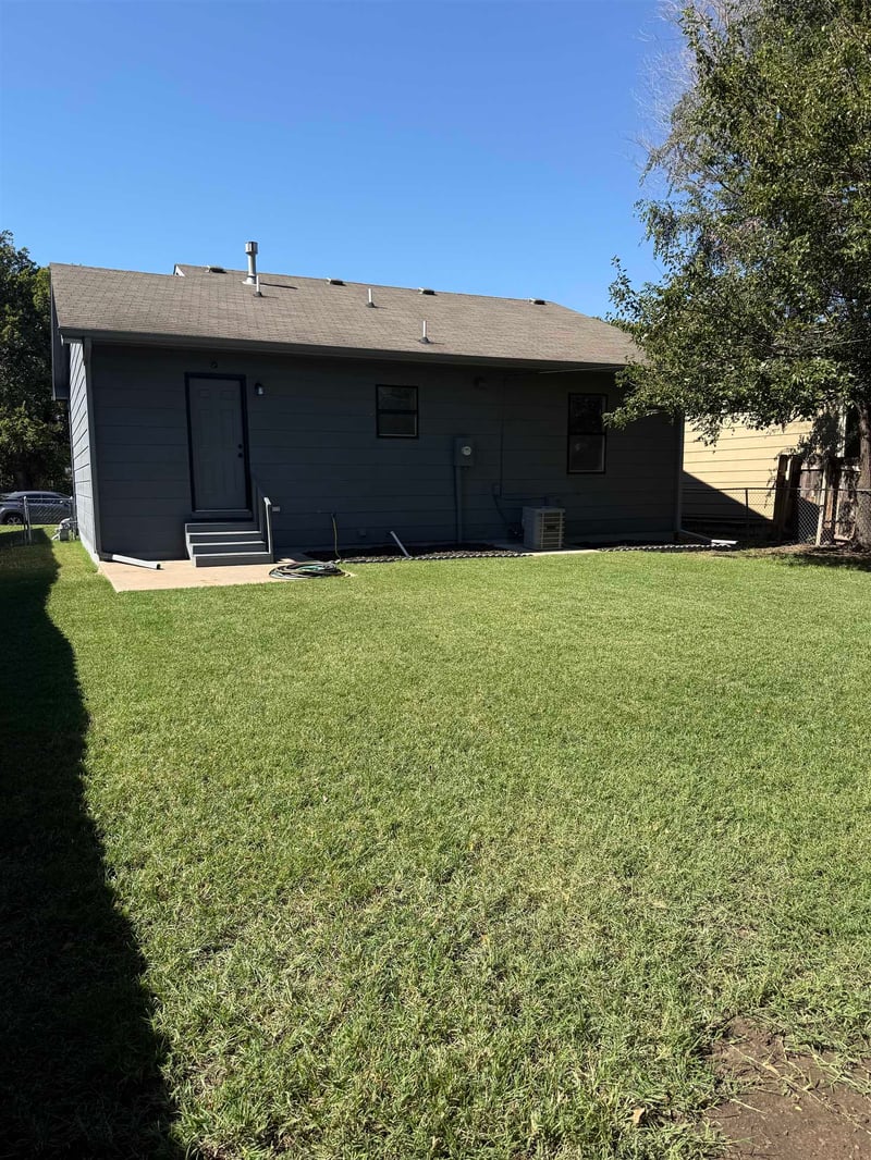 1320 N Piatt Ave, Wichita, KS 67214