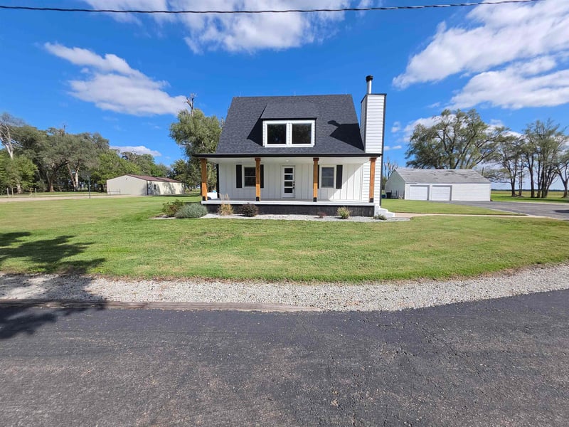 10003 NW 108th St, Moundridge, KS 67107
