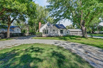 3426 E Navajo Ln, Wichita, KS 67216