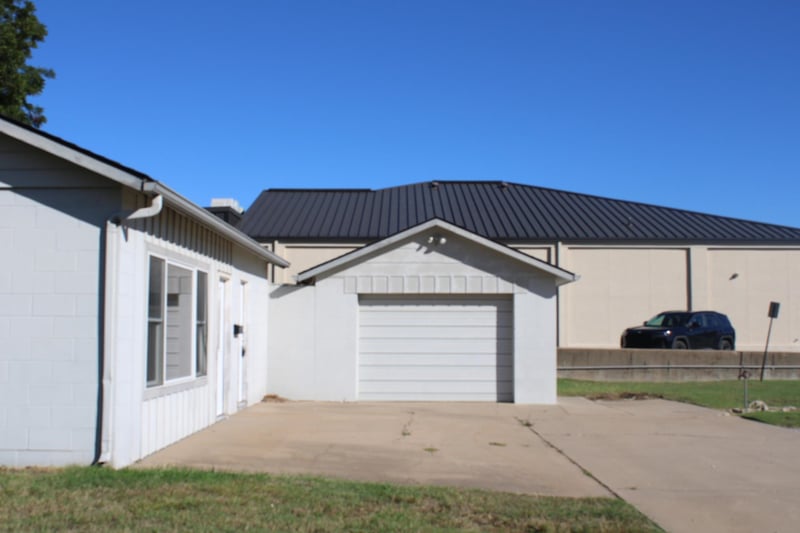 1521 Main, Winfield, KS 67156
