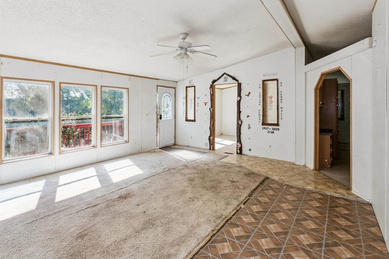 10907 SW River Valley Rd, Augusta, KS 67010-0000
