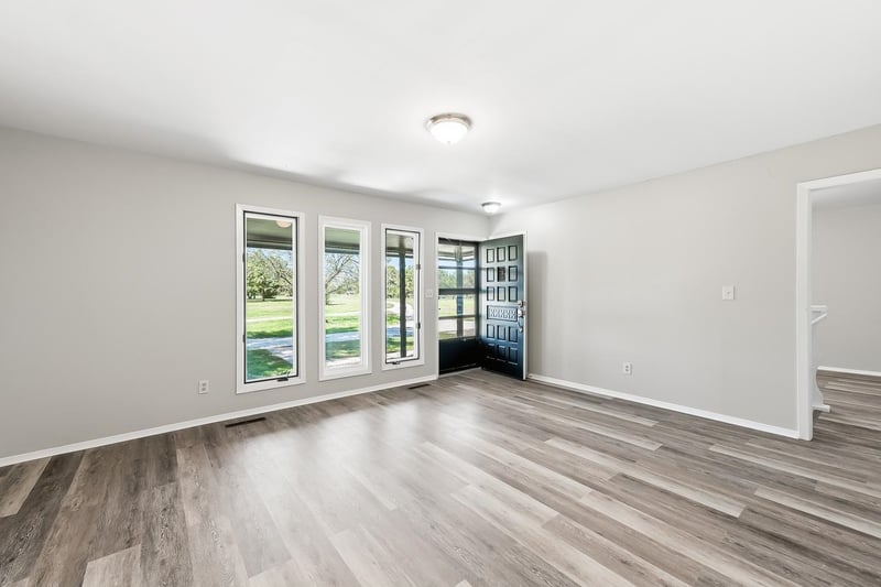 10237 SW 15th St, Towanda, KS 67144