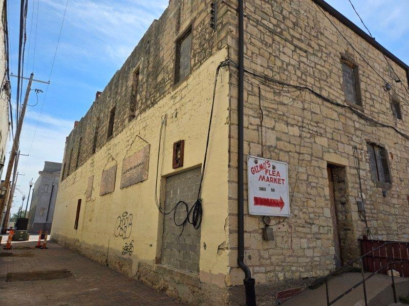 107 N Main St, El Dorado, KS 67042
