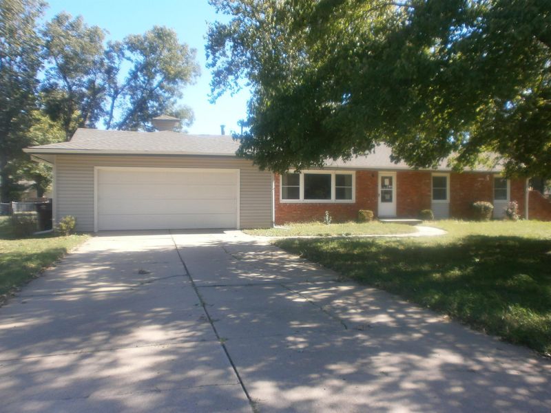 1426 N Walnut St, Mcpherson, KS 67460
