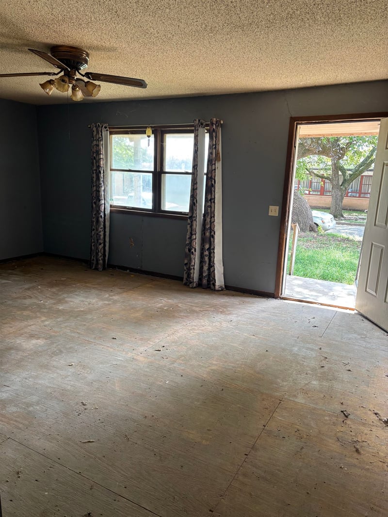311 E 8th St, Wellington, KS 67152