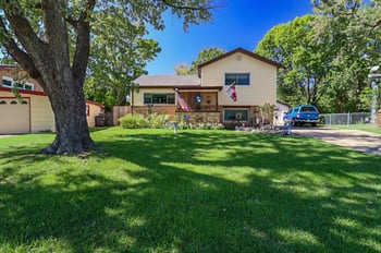2201 S Bonn Ave, Wichita, KS 67213