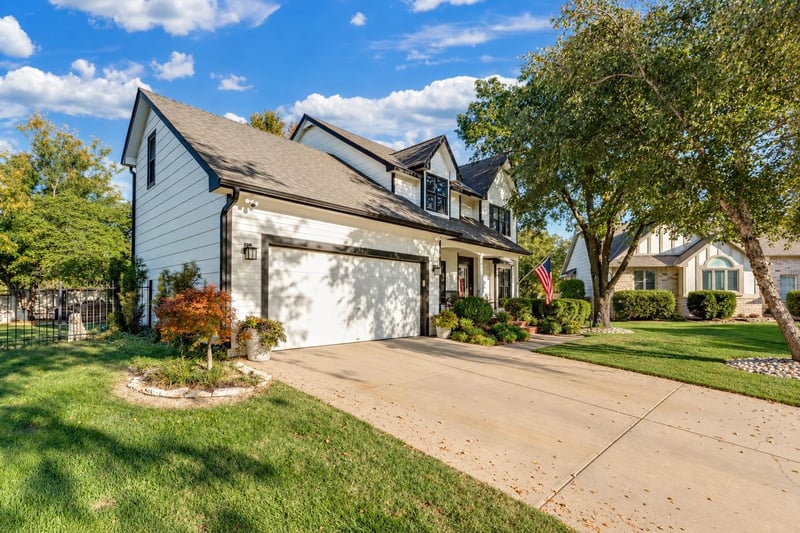 2423 N Vinegate, Wichita, KS 67226