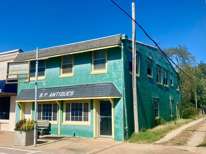 220 W 5th, Belle Plaine, KS 67013