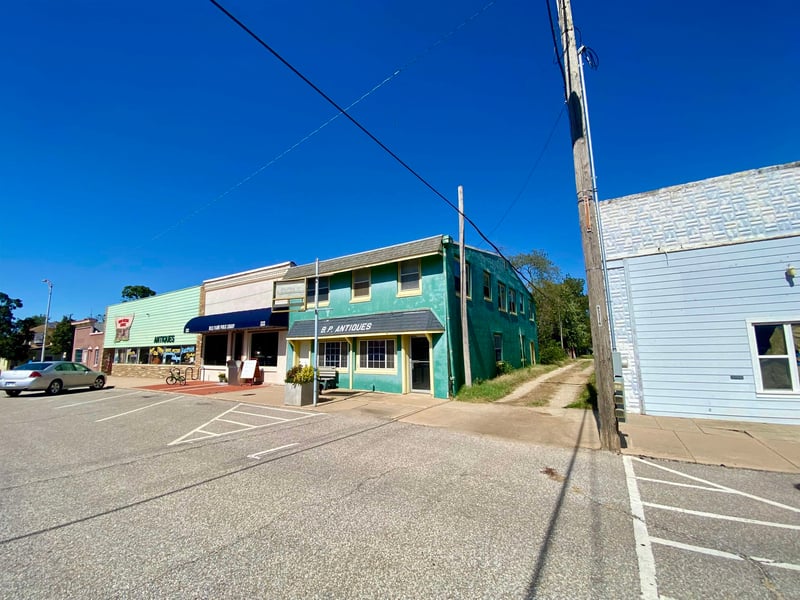 220 W 5th, Belle Plaine, KS 67013