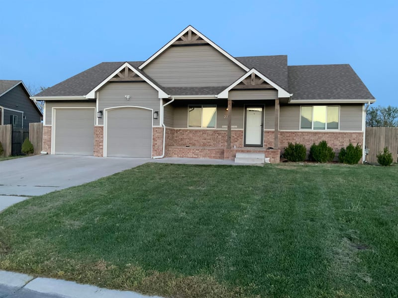 2318 S Chateau St, Wichita, KS 67207