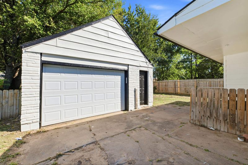 1248 N Pershing Ave, Wichita, KS 67208