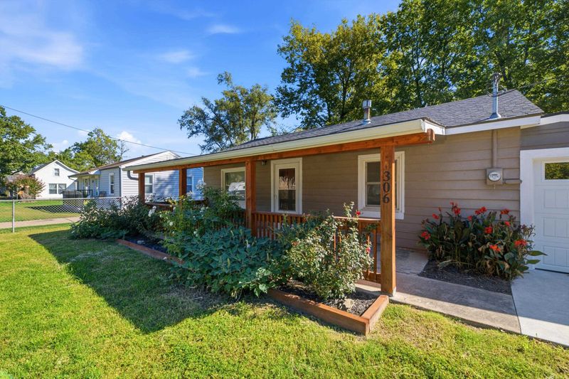 306 N Washington St, Belle Plaine, KS 67013
