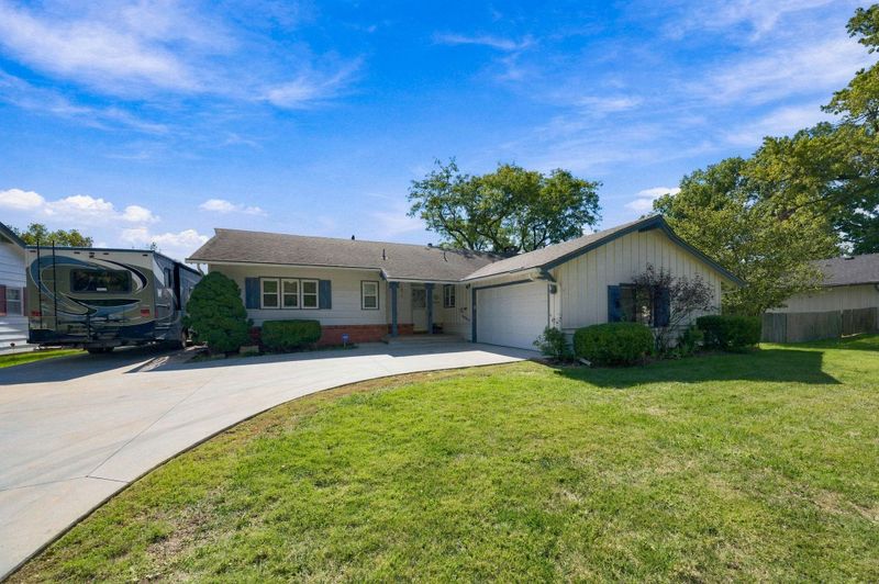 6407 E Rockwood Rd, Wichita, KS 67206