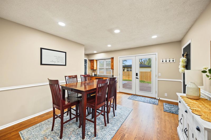 2032 Mission Rd, Salina, KS 67401