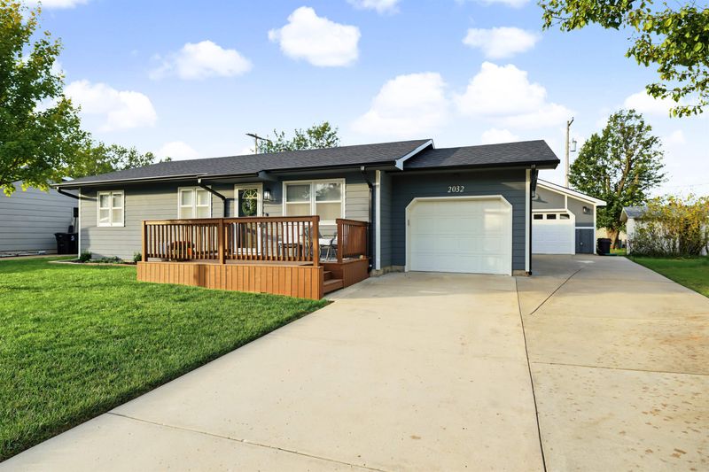 2032 Mission Rd, Salina, KS 67401