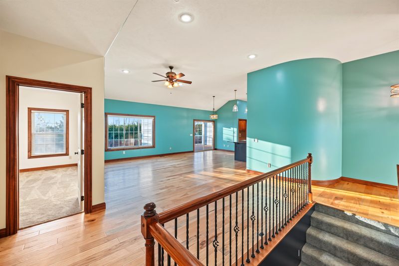2208 Brookefield Dr, Salina, KS 67401