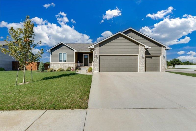 224 E Ripley Ct, Derby, KS 67037
