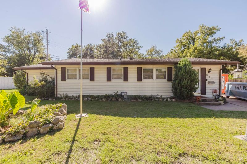 261 S Wayne, Haysville, KS 67060