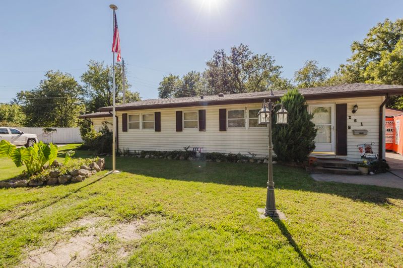 261 S Wayne, Haysville, KS 67060