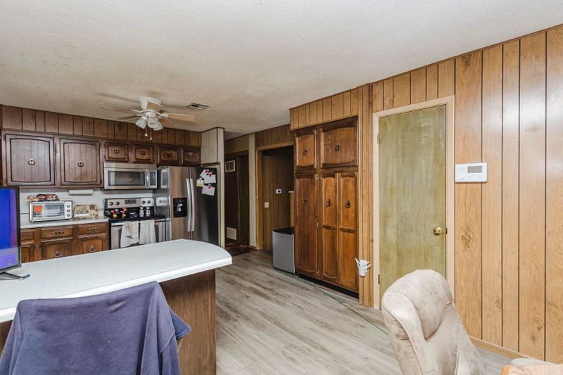 261 S Wayne, Haysville, KS 67060