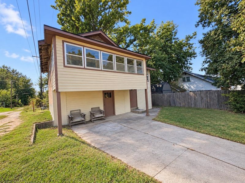 319 W Adams St, Arkansas City, KS 67005