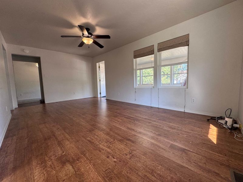 319 W Adams St, Arkansas City, KS 67005