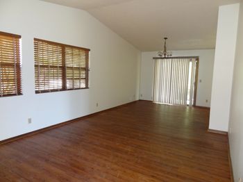 2049 S Capri Ct, Wichita, KS 67207